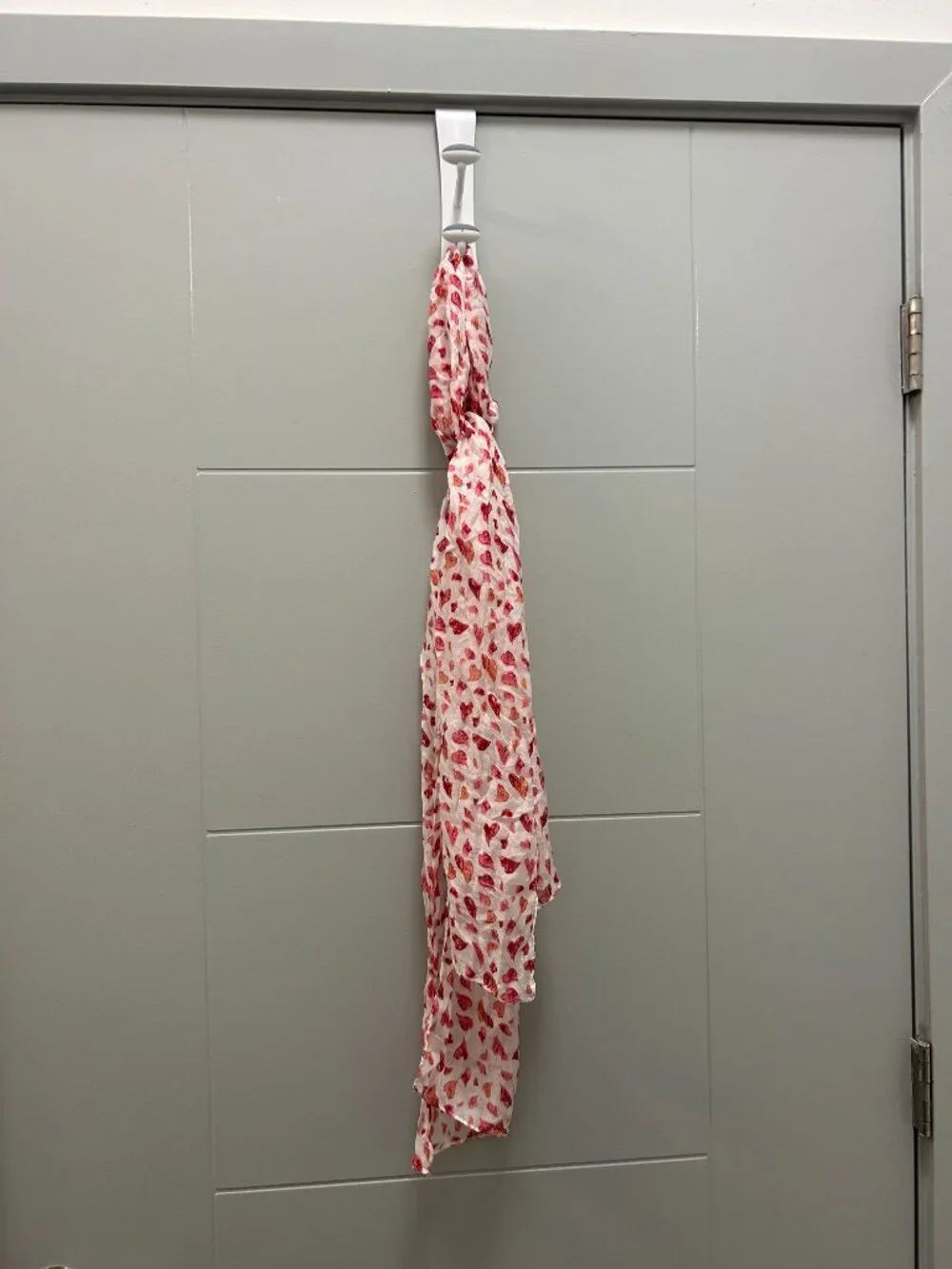 Quintessential 100% Silk Neck Scarf White Red Pink Hearts 62